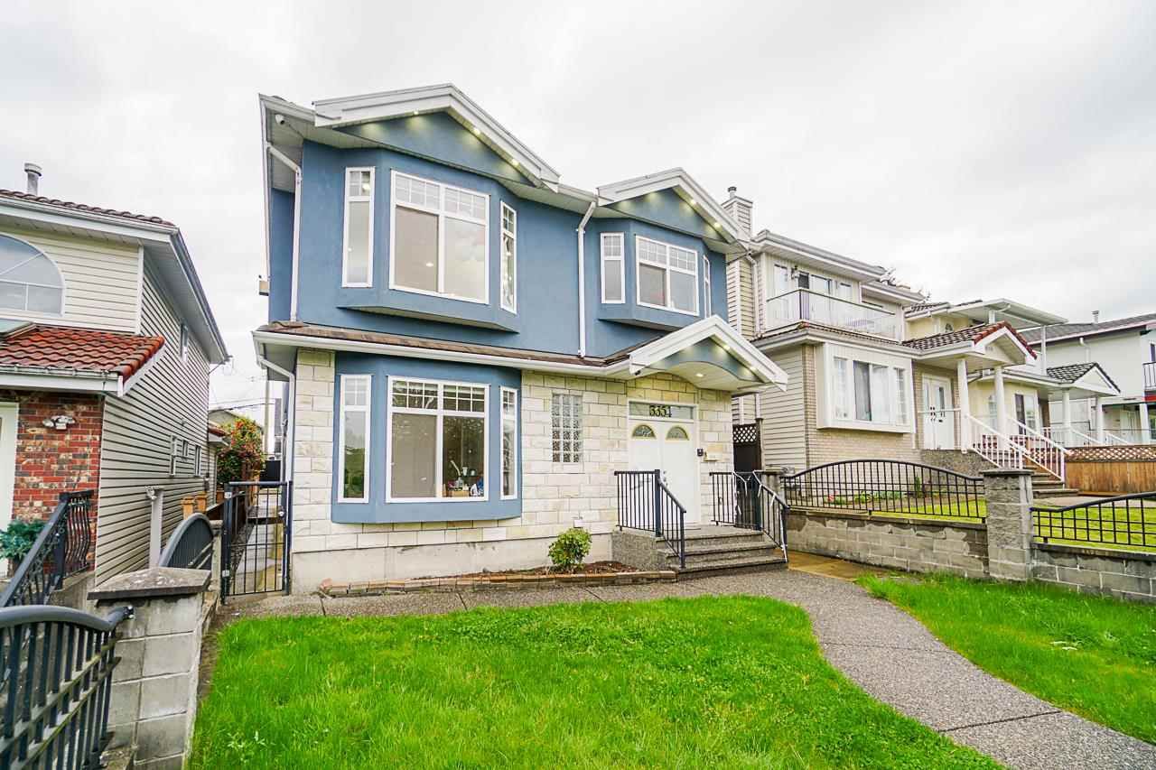 I have sold a property at 3354 MONMOUTH AVE in Vancouver
